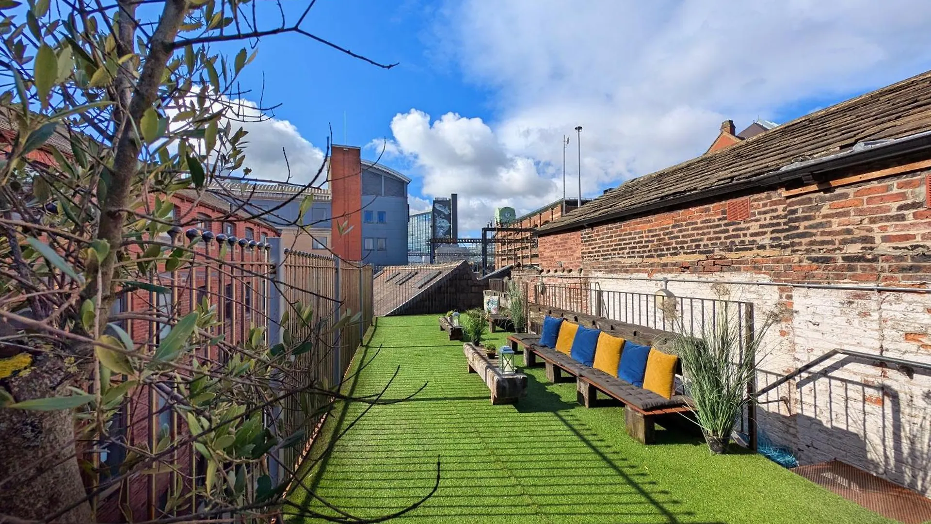 Villa Blayds Yard Leeds  0*, Leeds (West Yorkshire)
